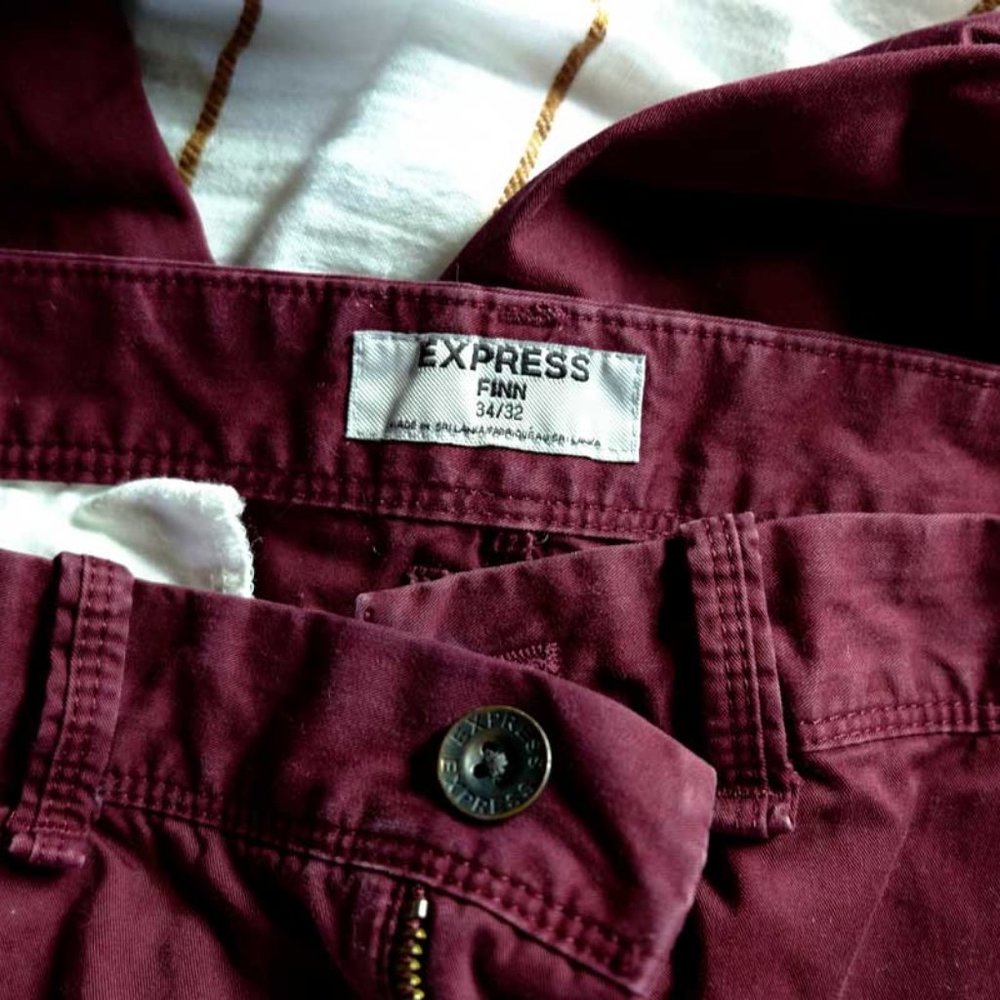 EXPRESS MENS OXBLOOD/BURGUNDY FINN CHINOS 34W/32L